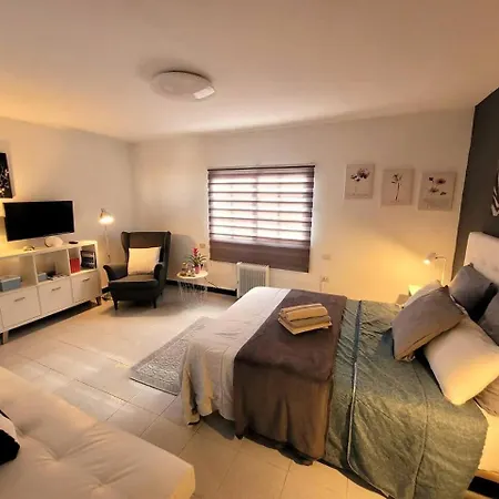 Arriba. Apartamento Valles de Ortega
